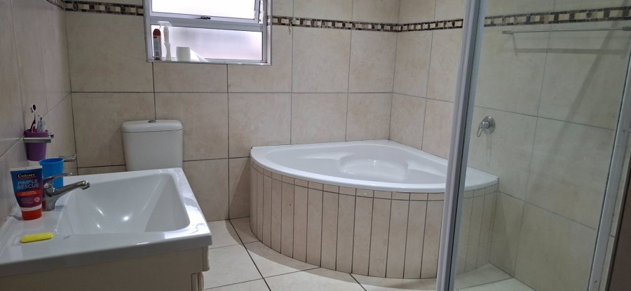 3 Bedroom Property for Sale in Abbotsford Eastern Cape